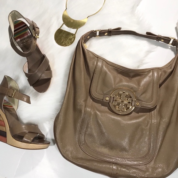 Tory Burch Handbags - Tory Burch Amanda Hobo